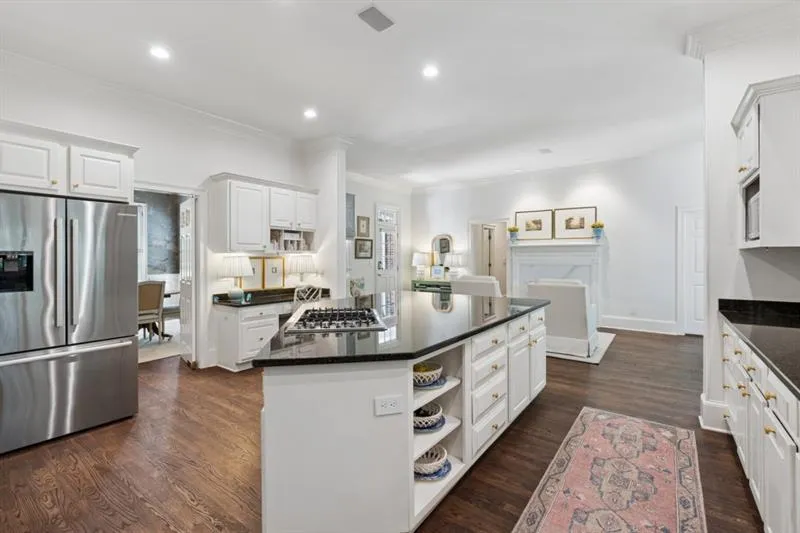 553 Bryn Mawr Lane NW Atlanta, GA 30327
