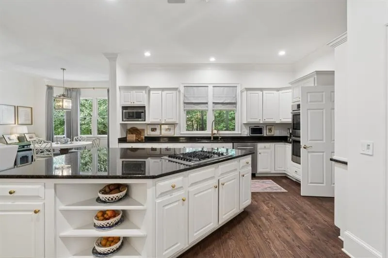 553 Bryn Mawr Lane NW Atlanta, GA 30327