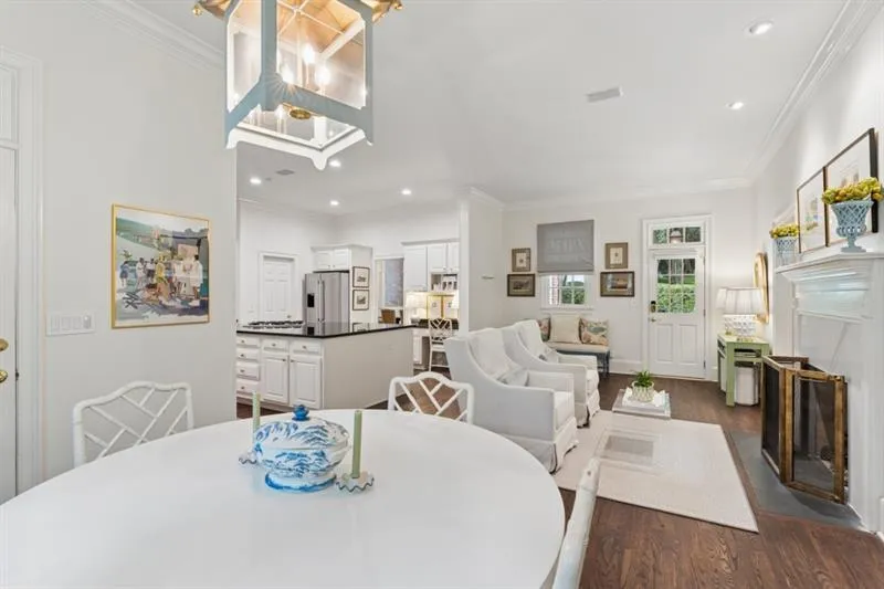 553 Bryn Mawr Lane NW Atlanta, GA 30327