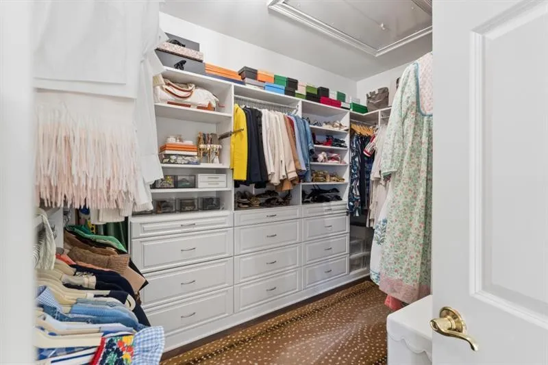 553 Bryn Mawr Lane NW Atlanta, GA 30327