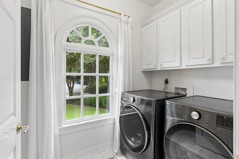 553 Bryn Mawr Lane NW Atlanta, GA 30327