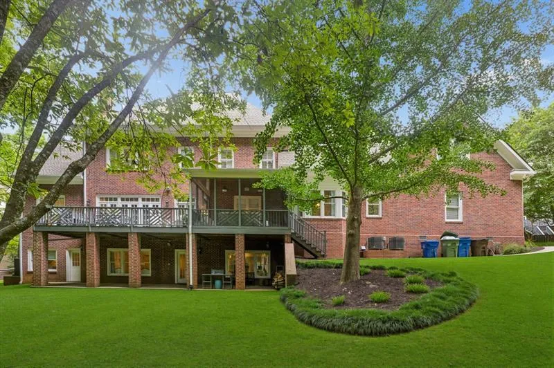 553 Bryn Mawr Lane NW Atlanta, GA 30327