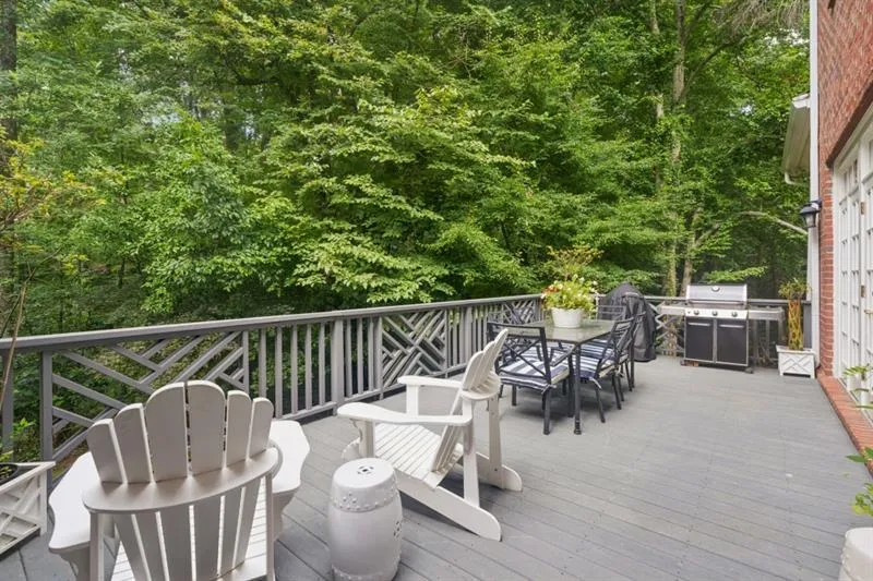 553 Bryn Mawr Lane NW Atlanta, GA 30327