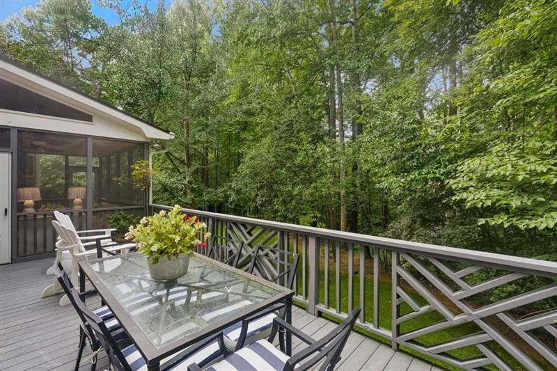 553 Bryn Mawr Lane NW Atlanta, GA 30327
