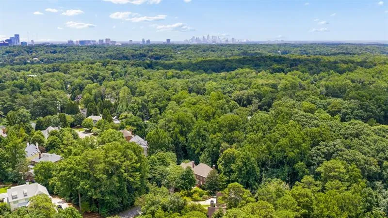 553 Bryn Mawr Lane NW Atlanta, GA 30327