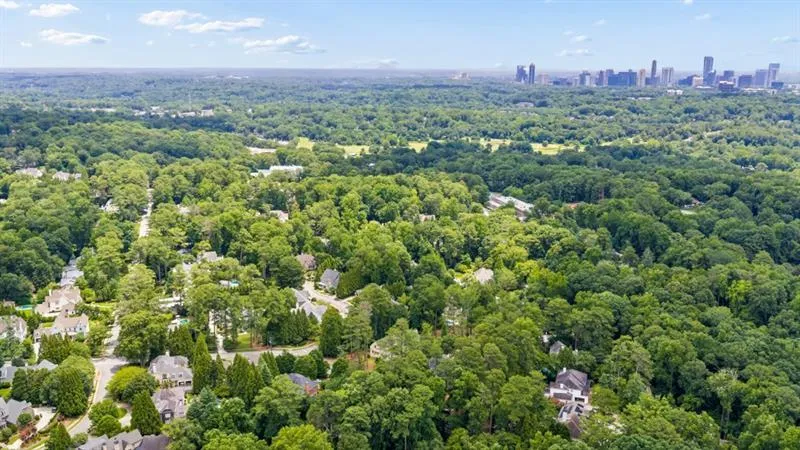 553 Bryn Mawr Lane NW Atlanta, GA 30327