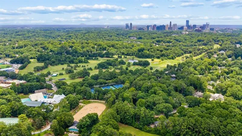 553 Bryn Mawr Lane NW Atlanta, GA 30327