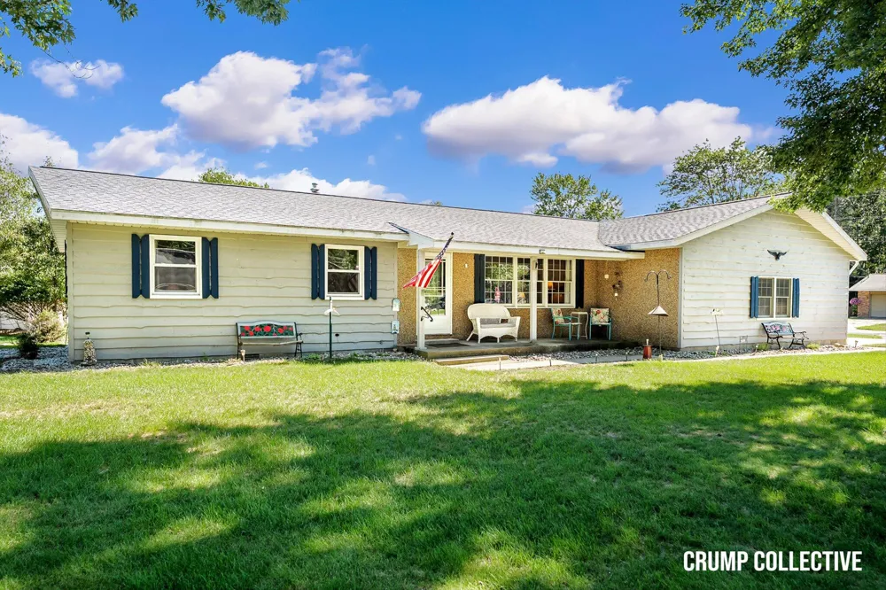 5010 Dorset Lane Norton Shores, MI 49441