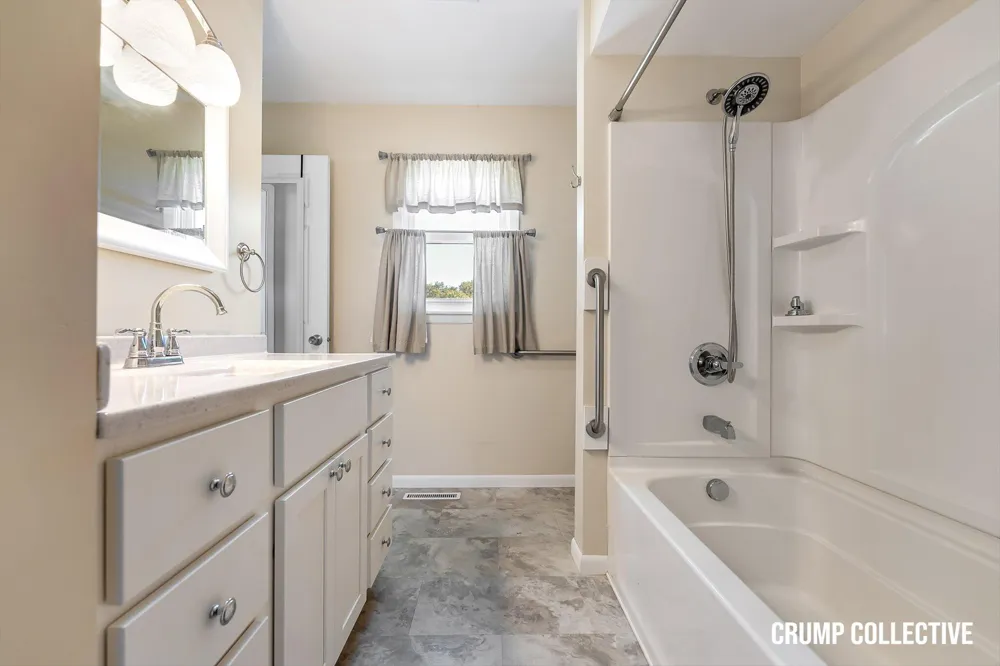 5010 Dorset Lane Norton Shores, MI 49441