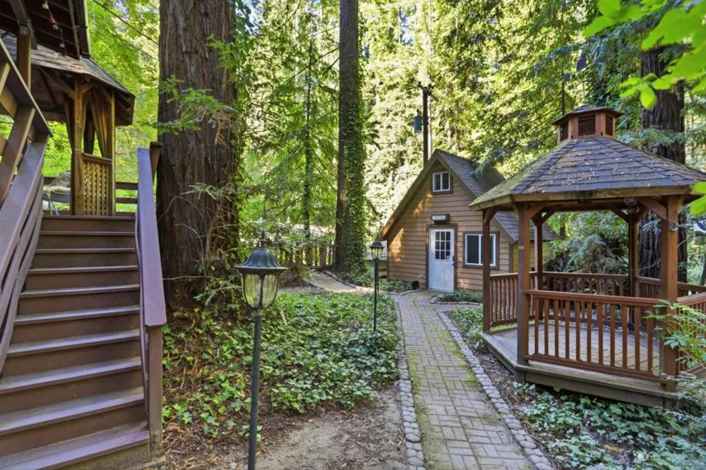24500 Glenwood Drive Los Gatos, CA 95033