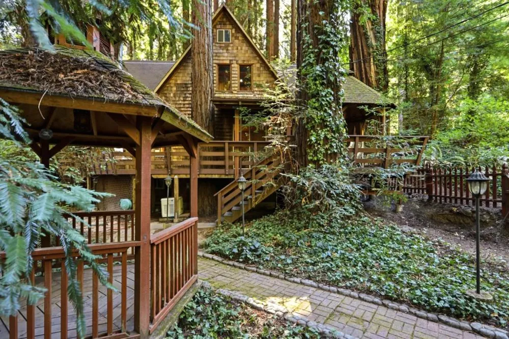 24500 Glenwood Drive Los Gatos, CA 95033