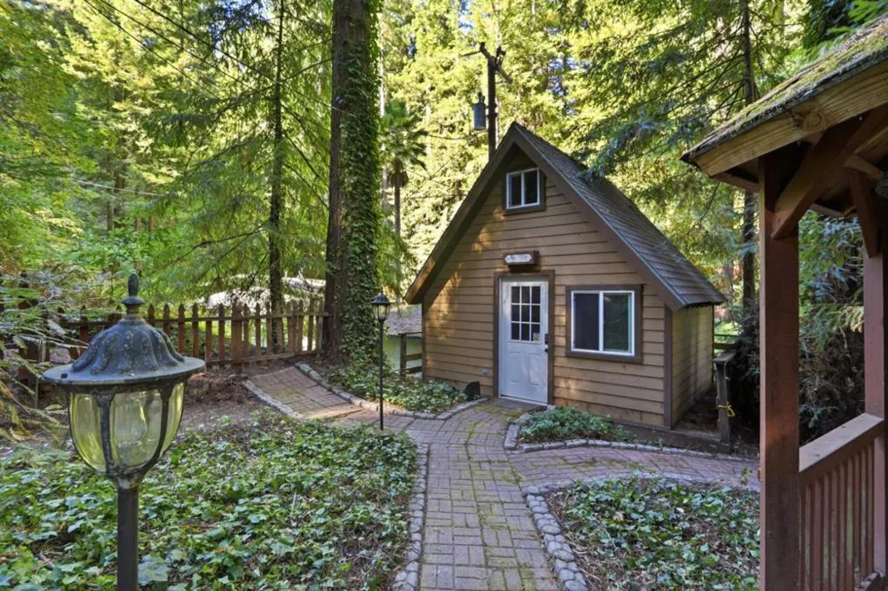 24500 Glenwood Drive Los Gatos, CA 95033