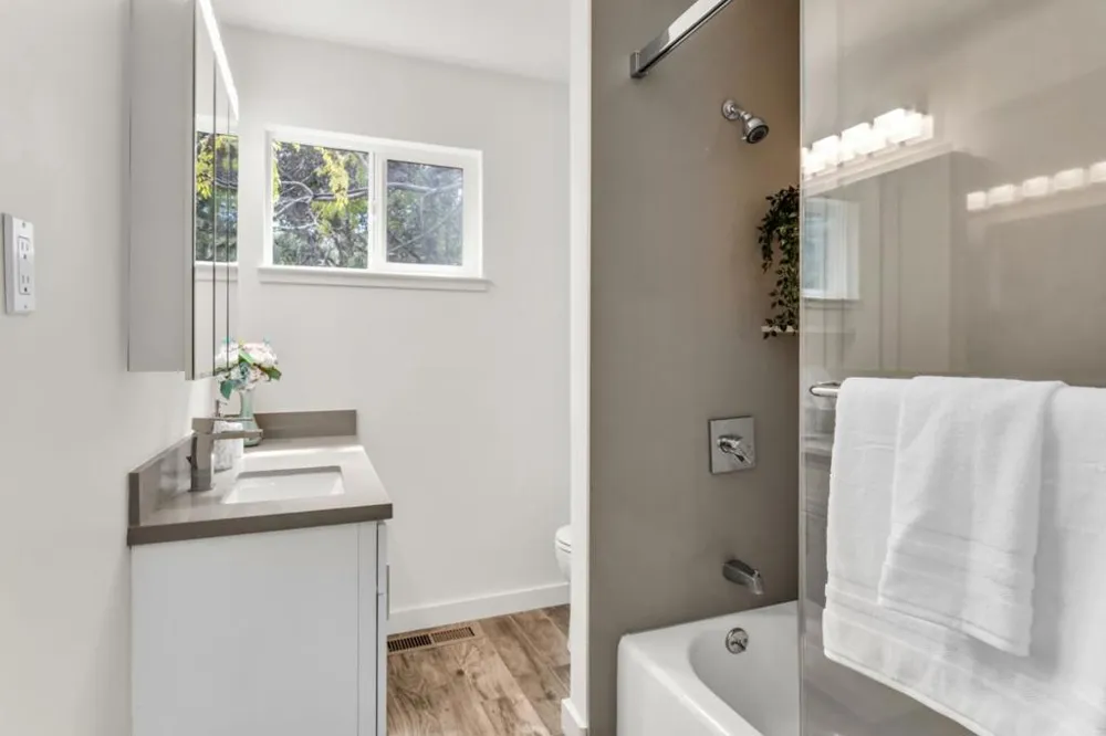 388 Ashford Avenue San Carlos, CA 94070