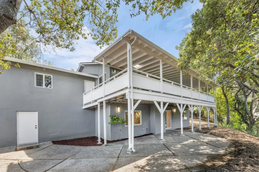 388 Ashford Avenue San Carlos, CA 94070