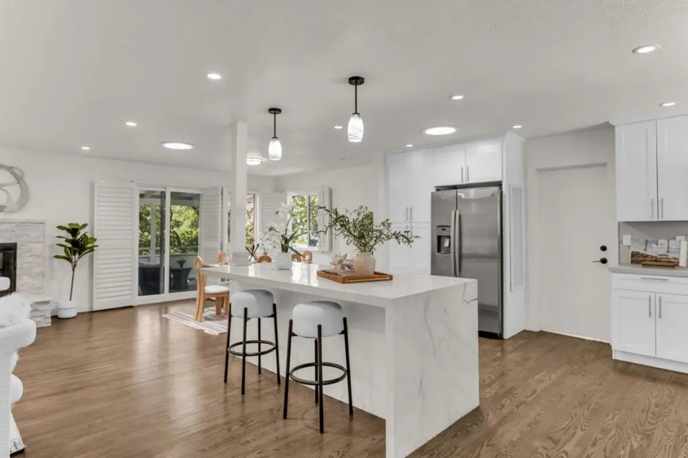 388 Ashford Avenue San Carlos, CA 94070