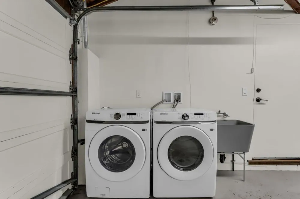 388 Ashford Avenue San Carlos, CA 94070