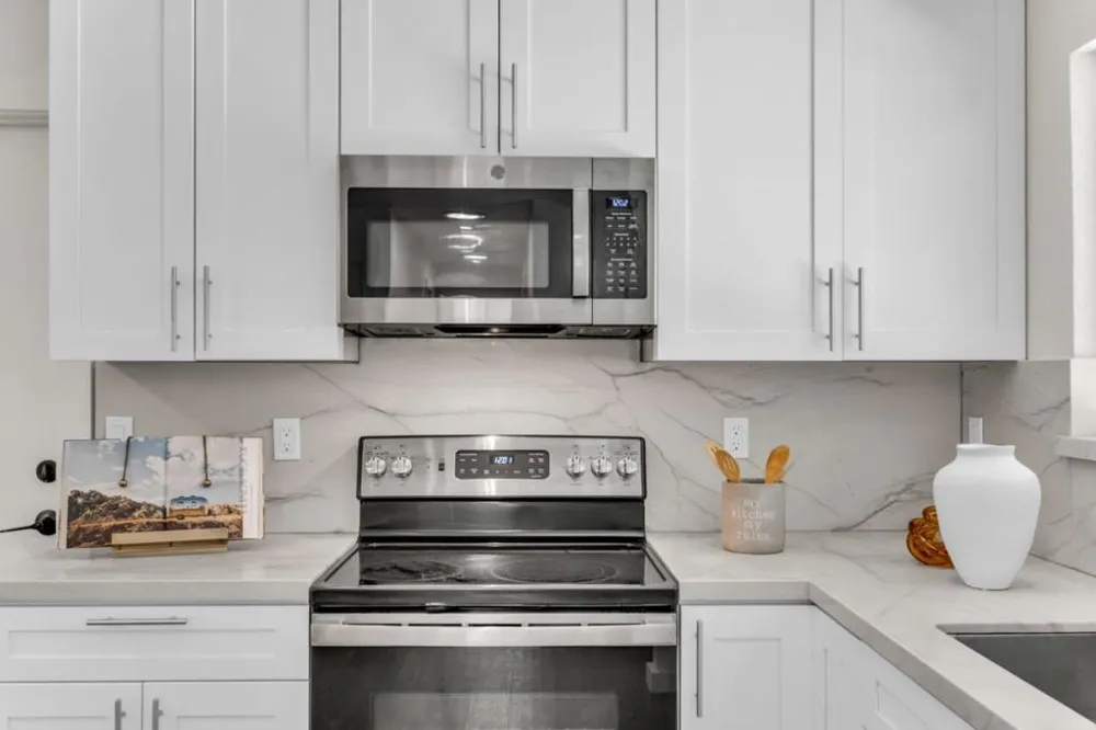 388 Ashford Avenue San Carlos, CA 94070