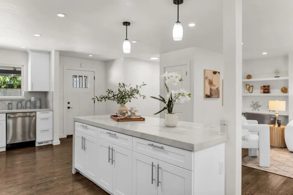 388 Ashford Avenue San Carlos, CA 94070