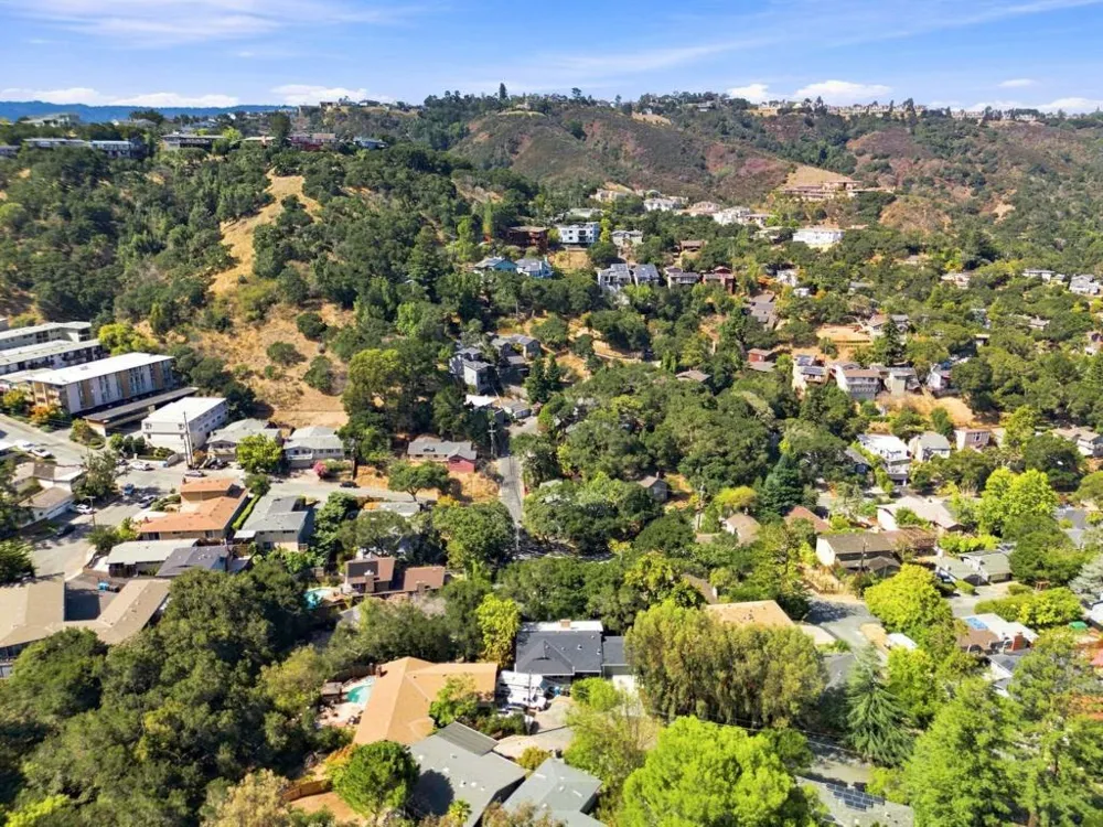 388 Ashford Avenue San Carlos, CA 94070