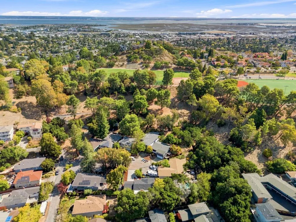 388 Ashford Avenue San Carlos, CA 94070