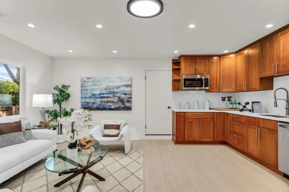 388 Ashford Avenue San Carlos, CA 94070