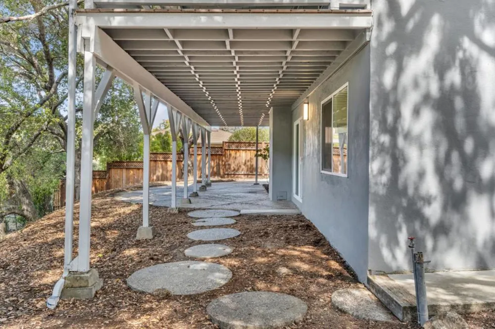 388 Ashford Avenue San Carlos, CA 94070