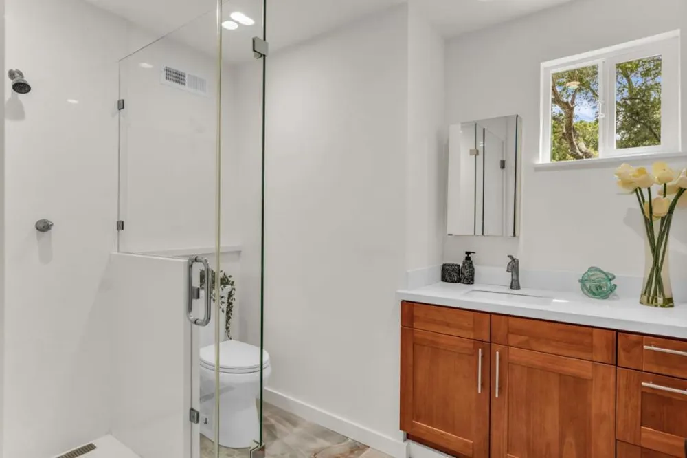 388 Ashford Avenue San Carlos, CA 94070