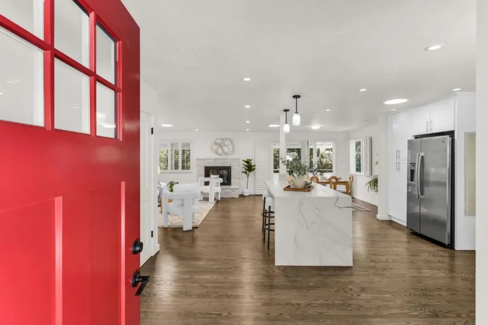 388 Ashford Avenue San Carlos, CA 94070