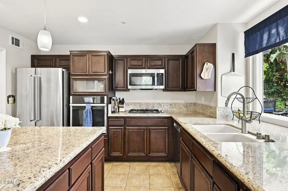 2571 Upper Bay Drive Oxnard, CA 93036