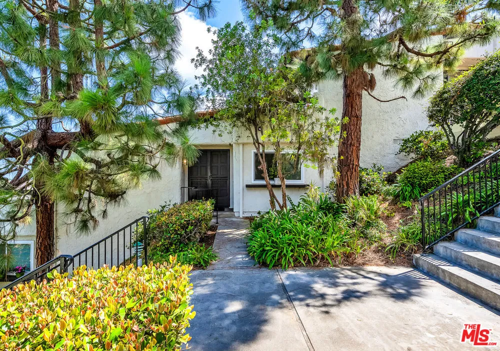 88 Aspen Way Rolling Hills Estates, CA 90274