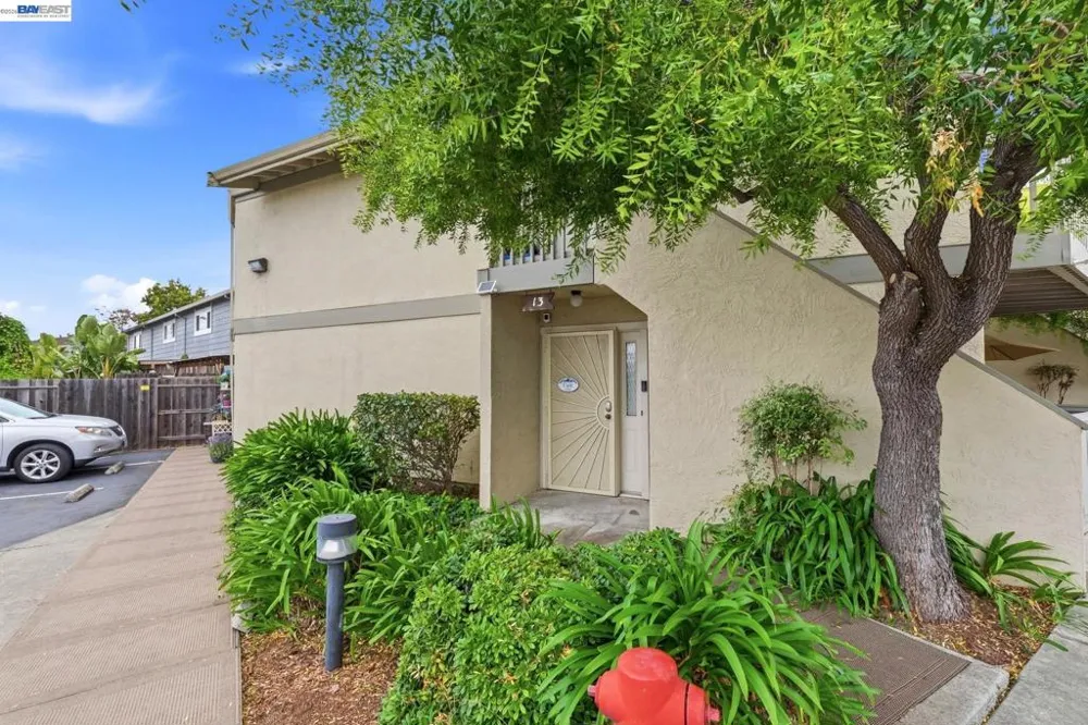 894 Lewelling Blvd #13 San Leandro, CA 94579