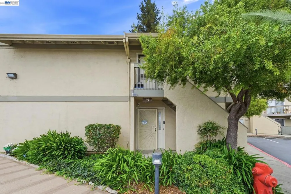 894 Lewelling Blvd #13 San Leandro, CA 94579