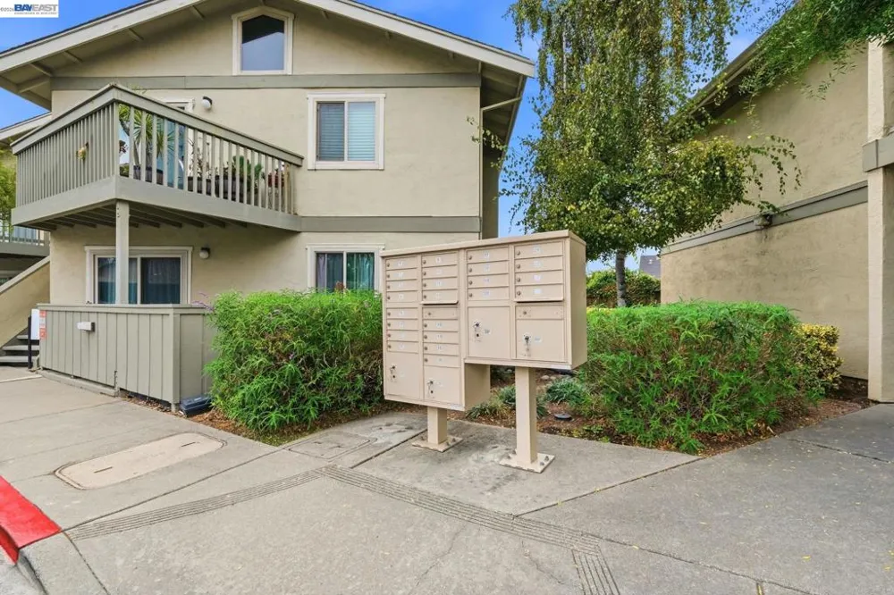 894 Lewelling Blvd #13 San Leandro, CA 94579