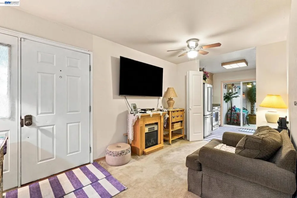 894 Lewelling Blvd #13 San Leandro, CA 94579