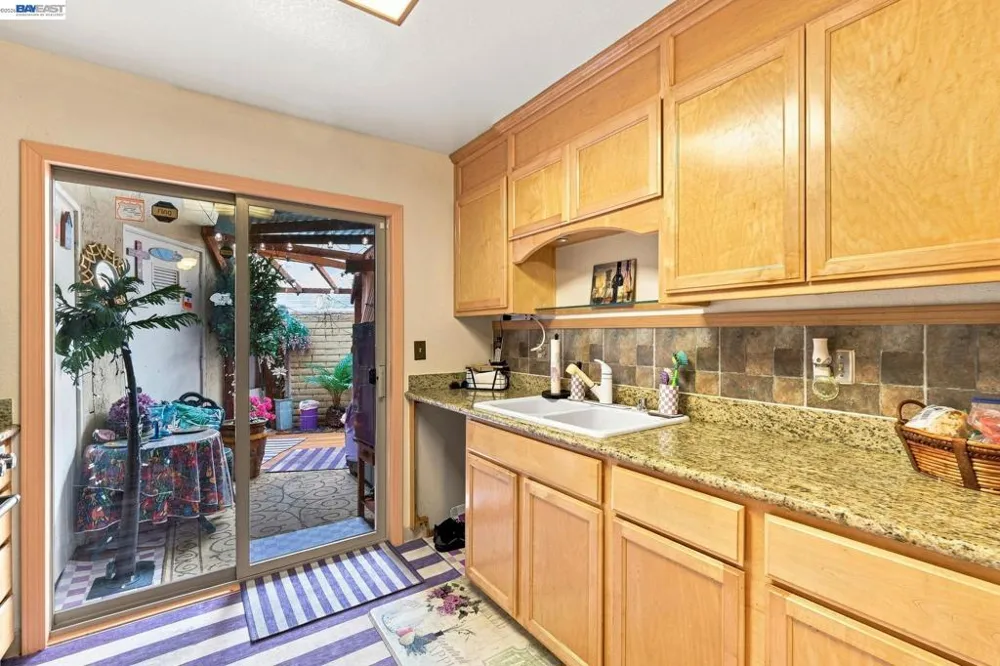894 Lewelling Blvd #13 San Leandro, CA 94579