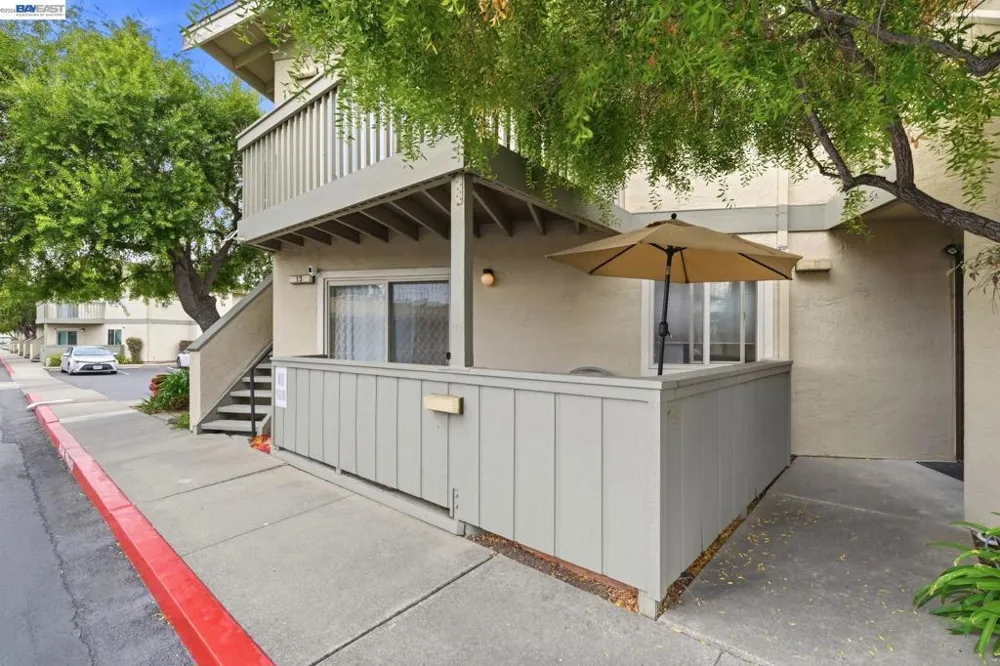 894 Lewelling Blvd #13 San Leandro, CA 94579