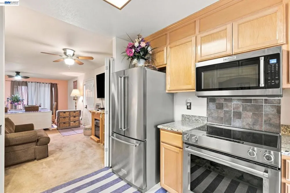 894 Lewelling Blvd #13 San Leandro, CA 94579