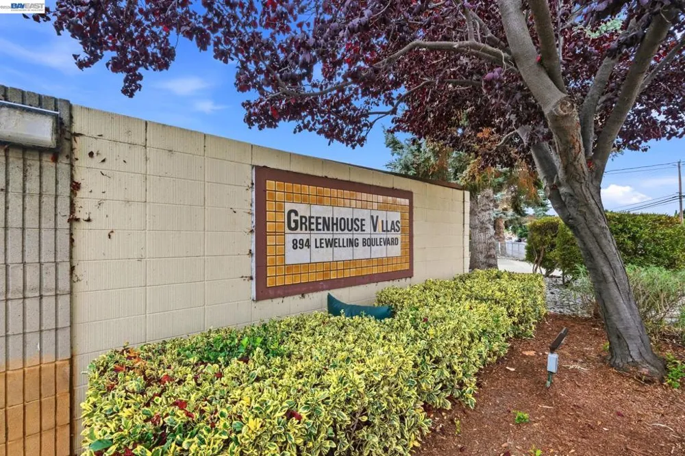 894 Lewelling Blvd #13 San Leandro, CA 94579