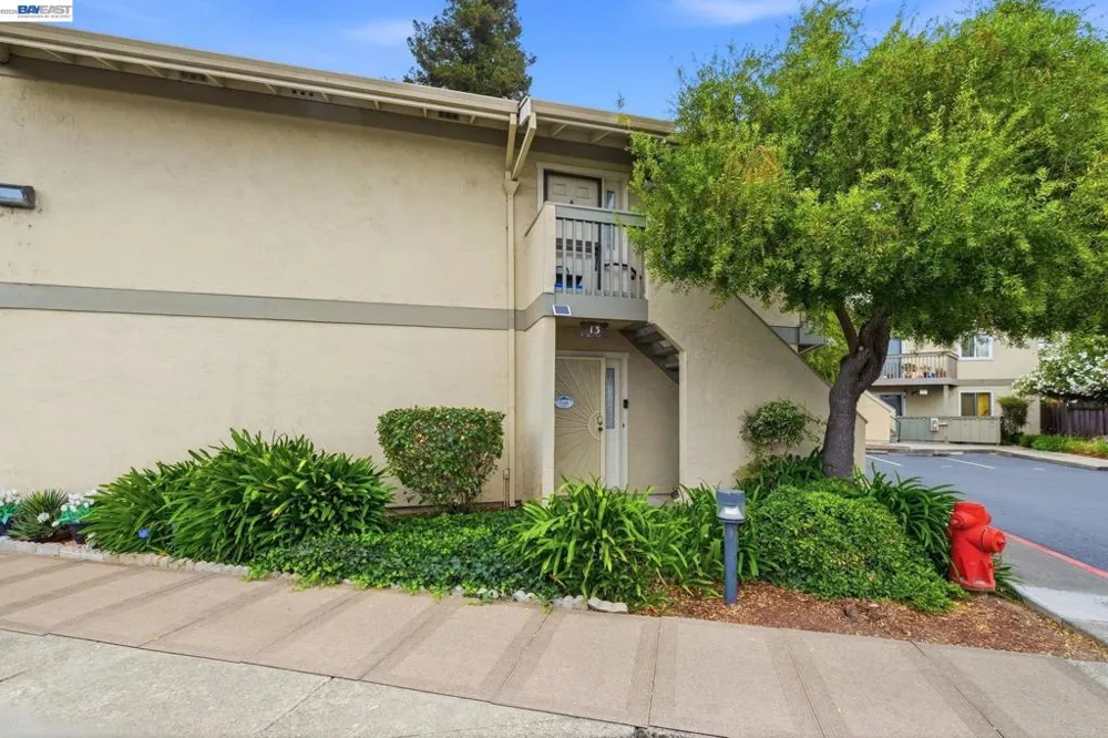 894 Lewelling Blvd #13 San Leandro, CA 94579