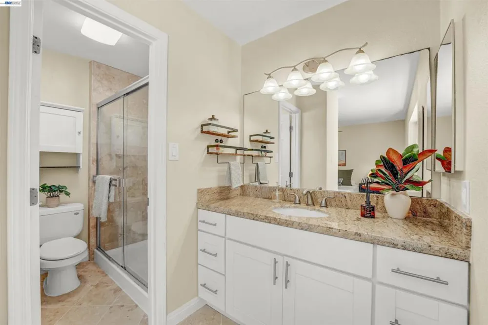 2547 Silvercrest Ct Pinole, CA 94564