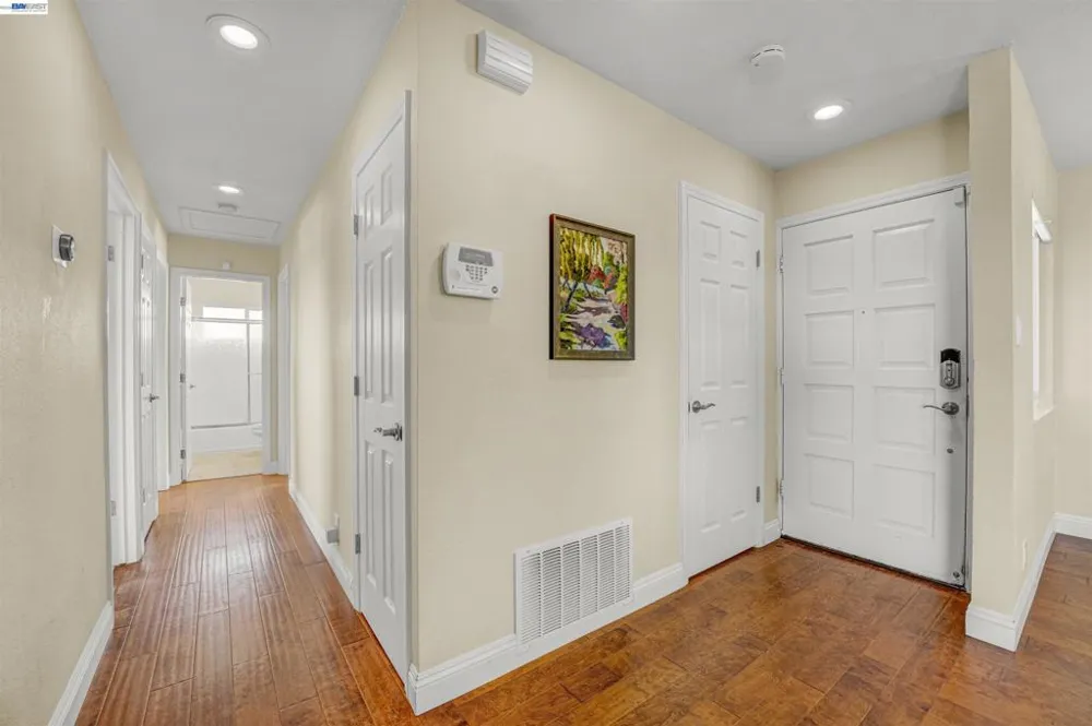 2547 Silvercrest Ct Pinole, CA 94564