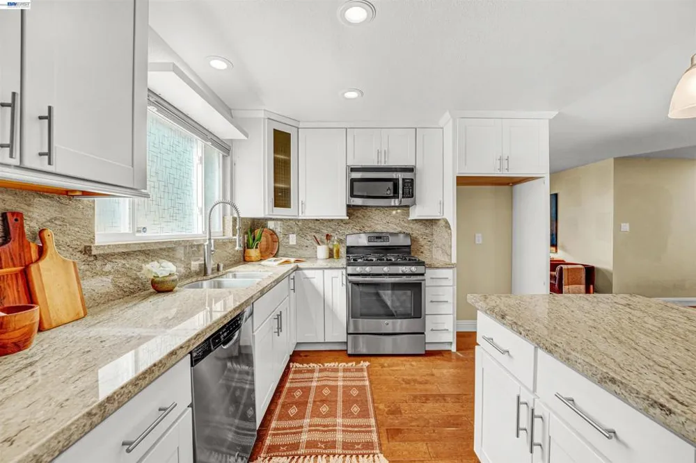 2547 Silvercrest Ct Pinole, CA 94564