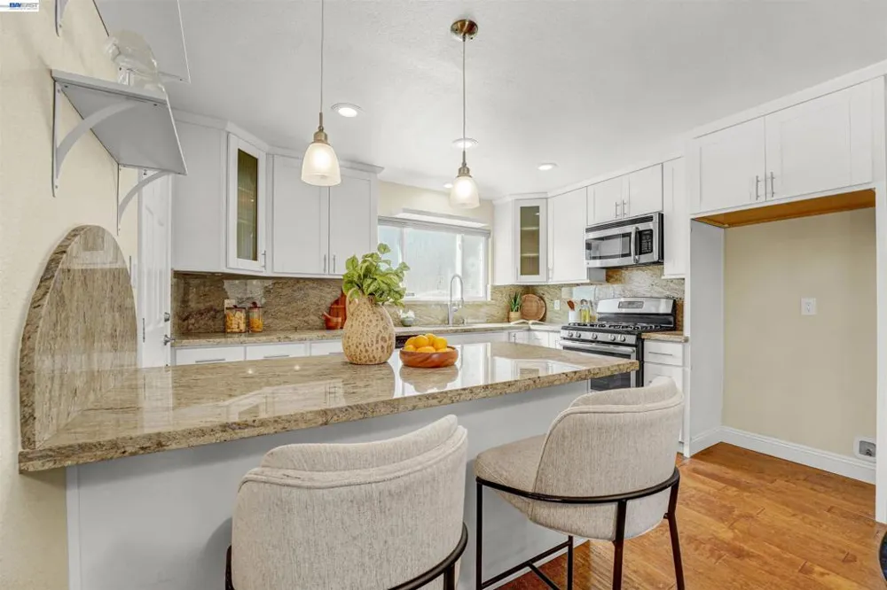 2547 Silvercrest Ct Pinole, CA 94564