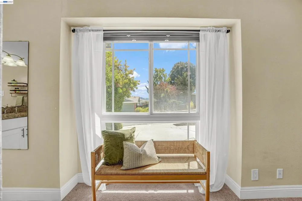 2547 Silvercrest Ct Pinole, CA 94564