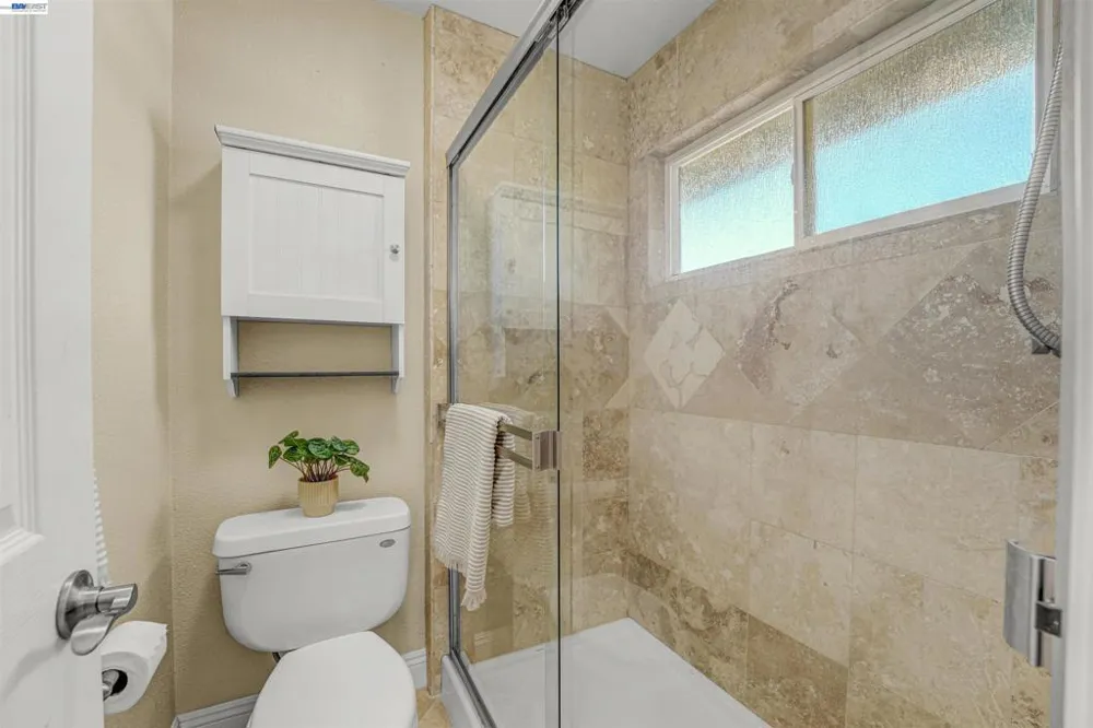 2547 Silvercrest Ct Pinole, CA 94564