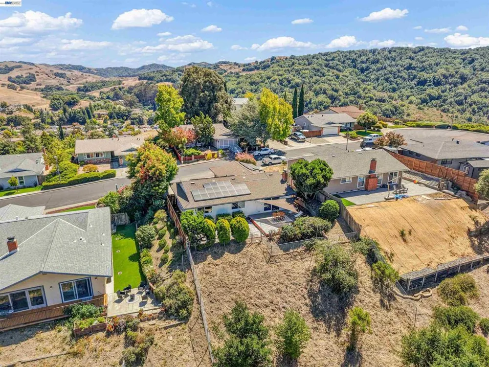 2547 Silvercrest Ct Pinole, CA 94564