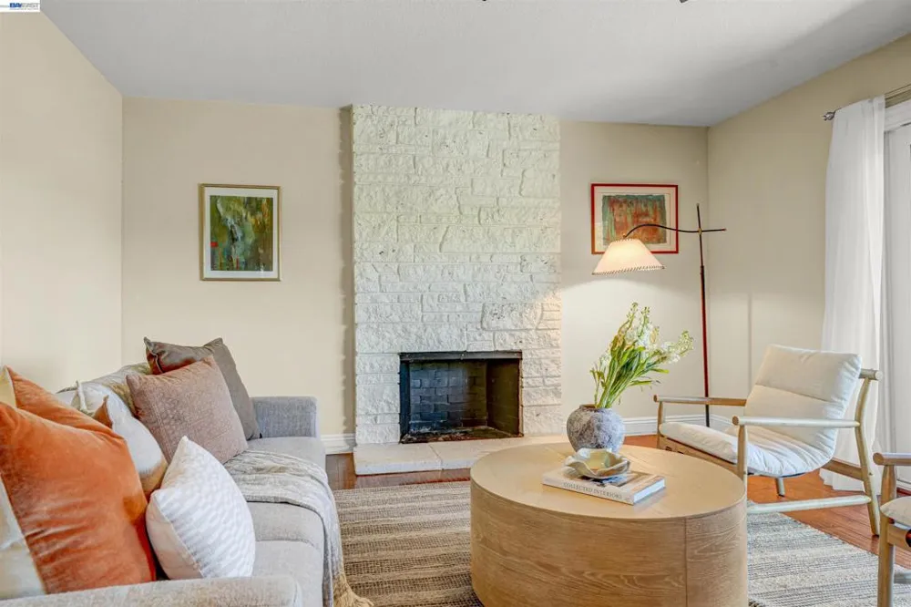 2547 Silvercrest Ct Pinole, CA 94564