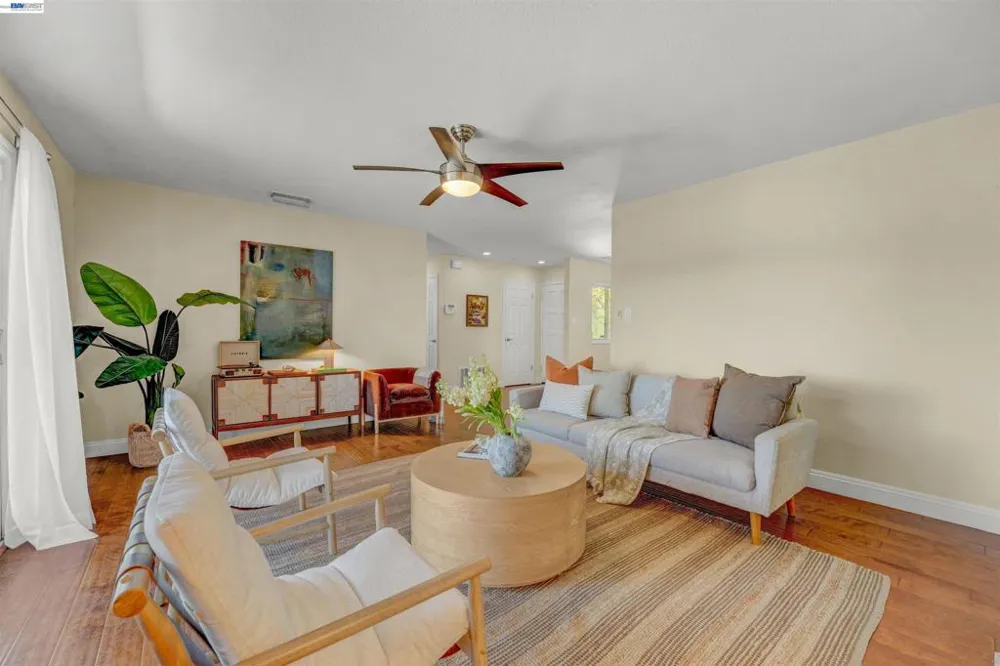 2547 Silvercrest Ct Pinole, CA 94564