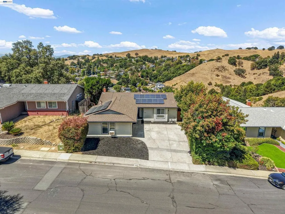 2547 Silvercrest Ct Pinole, CA 94564