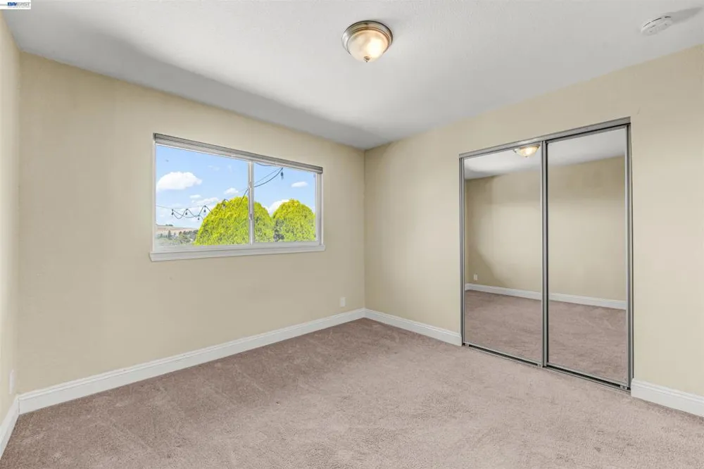 2547 Silvercrest Ct Pinole, CA 94564